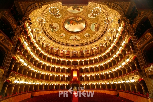 시칠리아의 대극장 내부 ©Paolo Barone